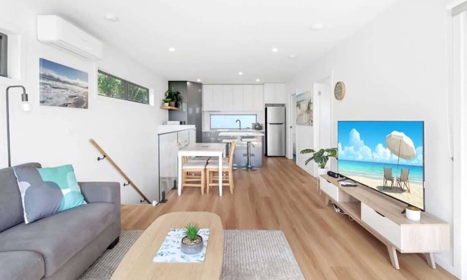 Ocean Grove Apartment | Bellarine Apartment I Stones throw to Beach