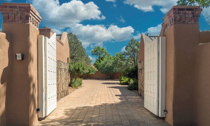 Historic Eastside Villa | BELLAS ARTES. The Art of Fine Living