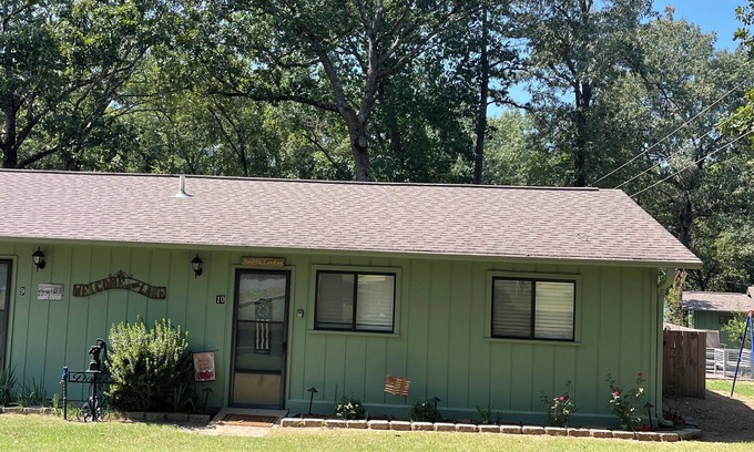 Greers Ferry Cabin | Bellawood Resort #10 Cozy 2-bedroom cabin with Boat Slip