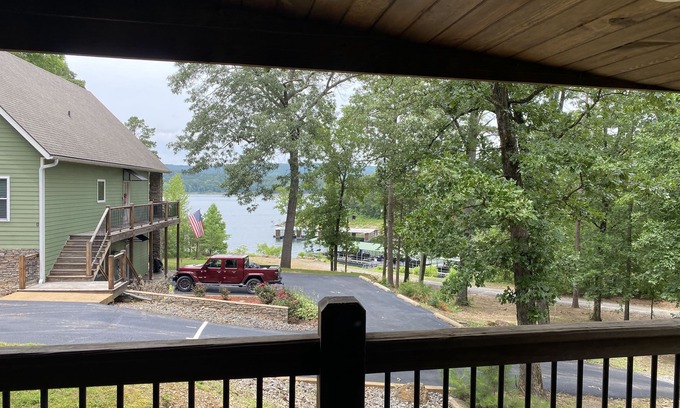 Greers Ferry House | Bellawood Resort #4 Sleeps 4. Lakefront Downstairs Unit with Boat Slip