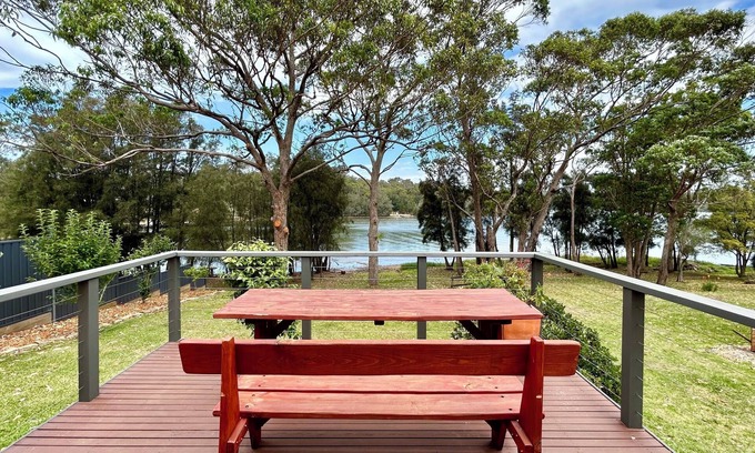 Wallaga Lake House | Bellbird Lakeside Cottage