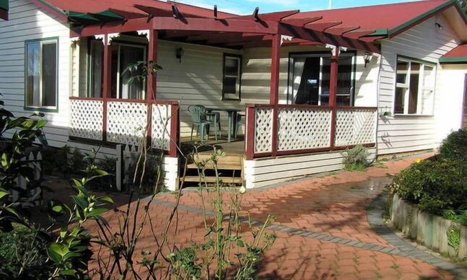 Scottsdale House | Belle Cottage - spacious self-contained 2 bedroom house