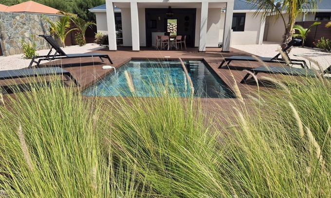 Cul de Sac Villa | Belle Lurette, 3 BR, pool, Pinel island bay, kayaks direct sea access