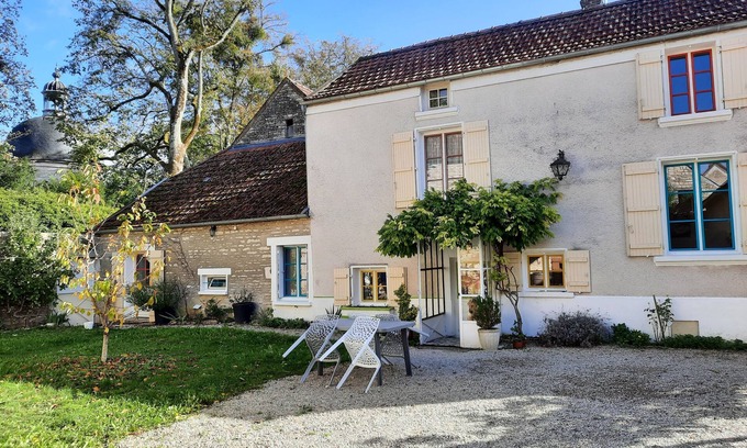Tanlay House | Belle Maison de Campagne en Bourgogne à 2 Heures de Paris