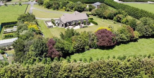 Lepperton Apartment | Belle Maison French Country Stay