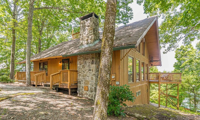 Helen Cabin | Belle of the Mountain, Panoramic Year Round Mountain View, Crow's Nest, Games
