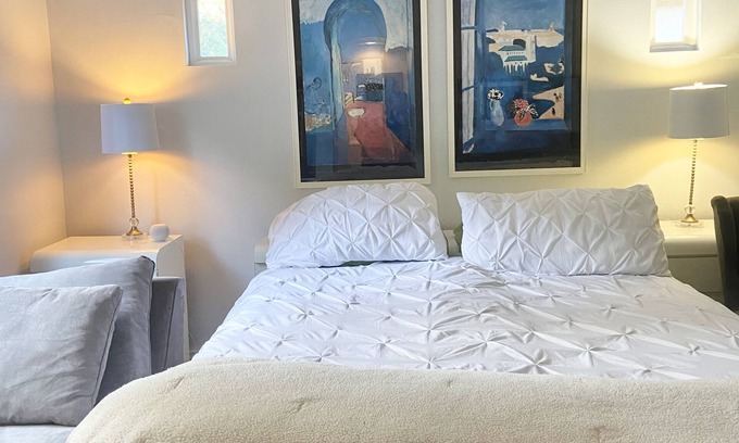 Aliso Viejo House | Belle's Cottage, Aliso Viejo, Beach Close, Disneyland!