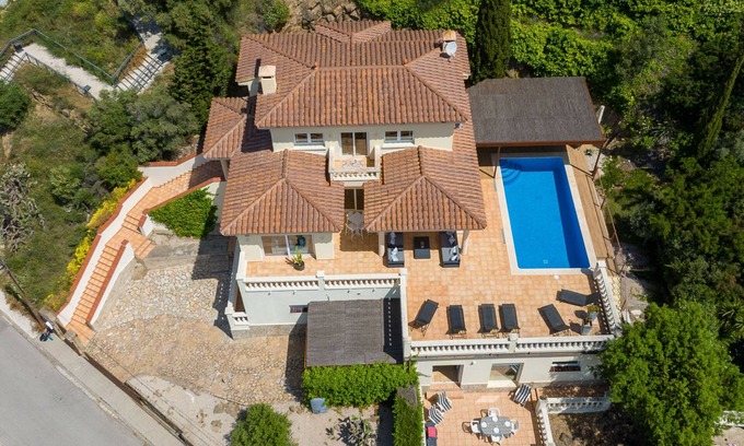 El Mas Isaac House | Belle vue by Interhome