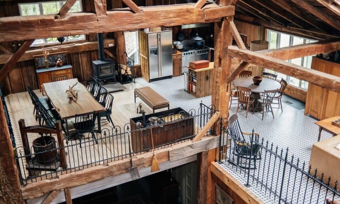 Fleischmanns House | Belleayre Barn: 1900s Barn w/Hot Tub + Mtn Views