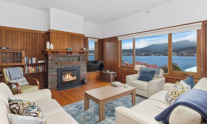 Bellerive House | Bellerive Bluff Magic A Tranquil Panoramic Escape