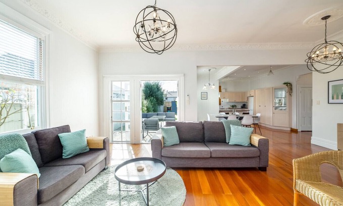 Martinborough House | Bellini, Martinborough