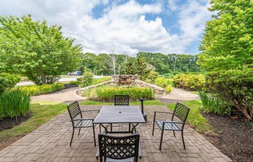 North Stonington Hotel | Bellissimo Hotel, Trademark by Wyndham Near Foxwoods Casino