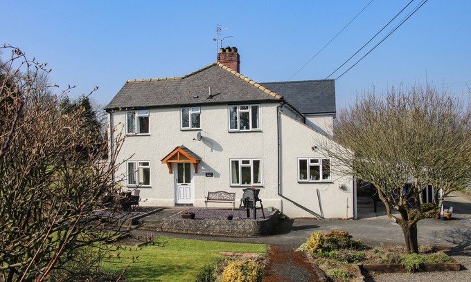 St Martins Cottage | BELMONT BRIDGE, family friendly, character holiday cottage in Henlle