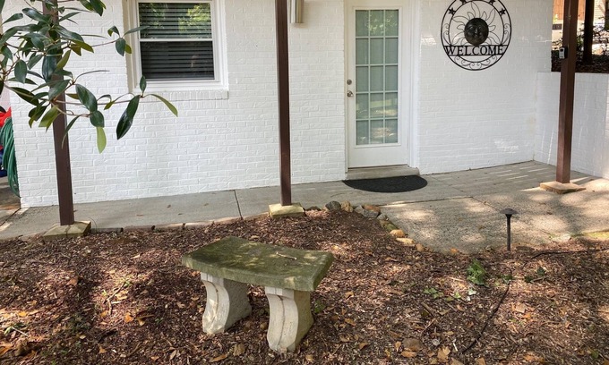 Harbor House House | Belmont NC River Front Garden Suite