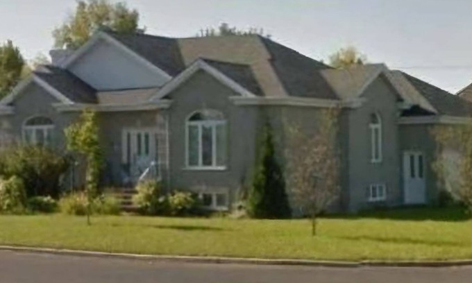 Beloeil House | Beloeil/Demeure spacieuse/Accès facile à toutes les commodités essentielles.