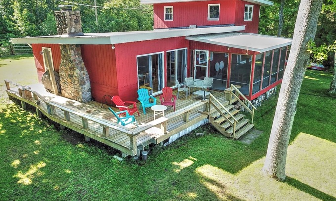 Rideau Lakes House | Belsize Cottage- Newboro Ontario