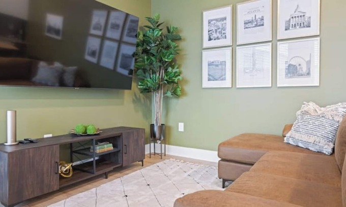 Midtown Apartment | Beltline Lux Loft