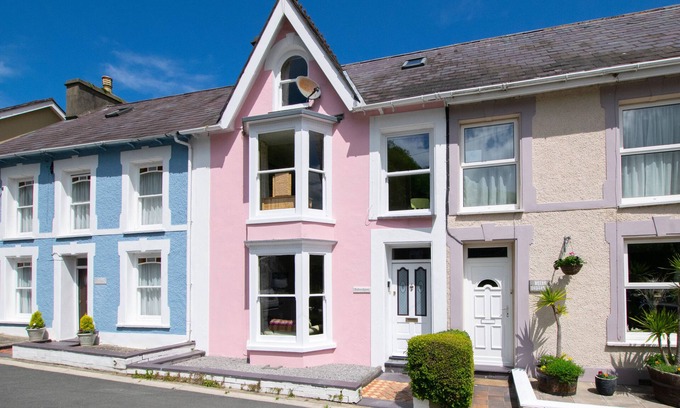New Quay House | Belvedere - Four Bedroom House, Sleeps 6