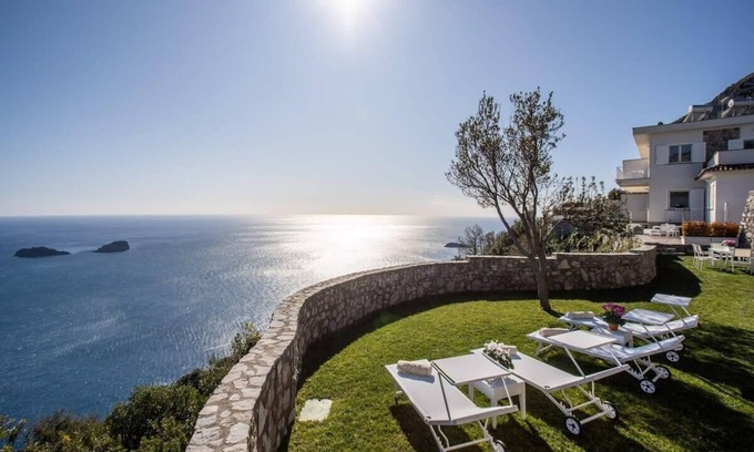 Colli di Fontanelle Villa | Belvedere delle Sirene by Feeling Italy