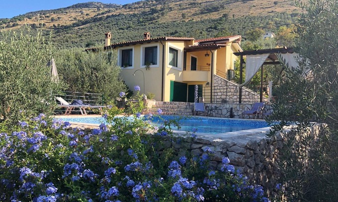 Sonnino House | Belvilla by OYO Casa Gialla