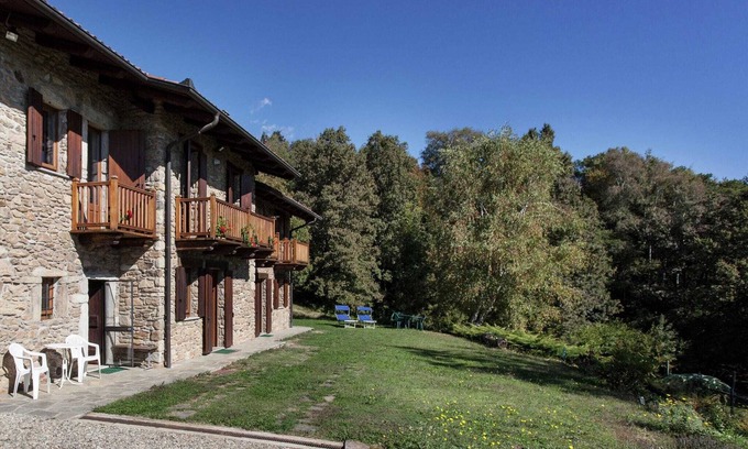 Netro Apartment | Belvilla by OYO Cascina Paola