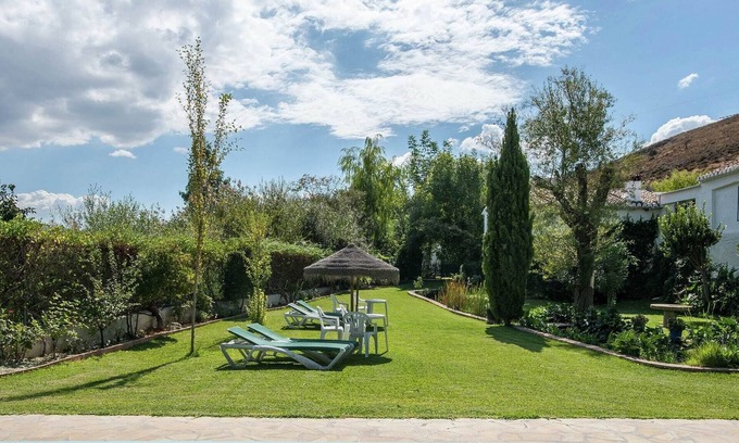 Padul Cottage | Belvilla by OYO Molinos de Padul Seña Anica