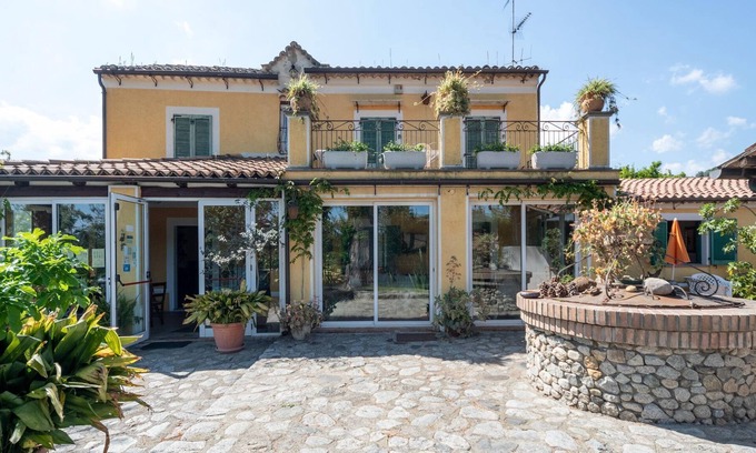 Stilo House | Belvilla by OYO San Giovanni