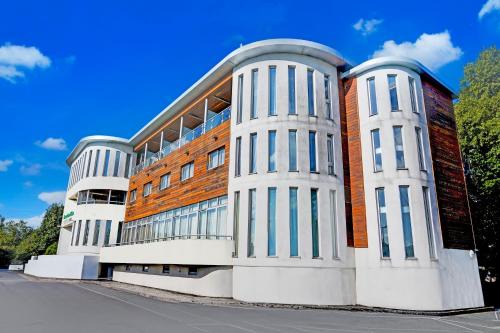 Crewe Apartment | Belvilla Crewe City Centre Lifestyle