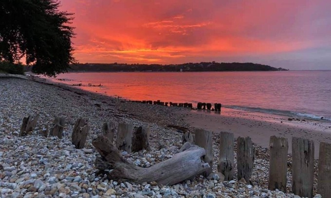 Ryde Cabin | Bembridge Harbour Yurt - Log Burner - Wifi