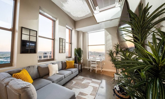 Central Business District Apartment | Bengals, Reds, Free Gym, City Views from Rooftop, Grill, King Bed, Free Parking