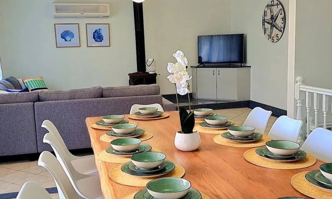 Forster House | Bennett's Bliss - Spectacular Ocean Front house - Relax & Enjoy with your family