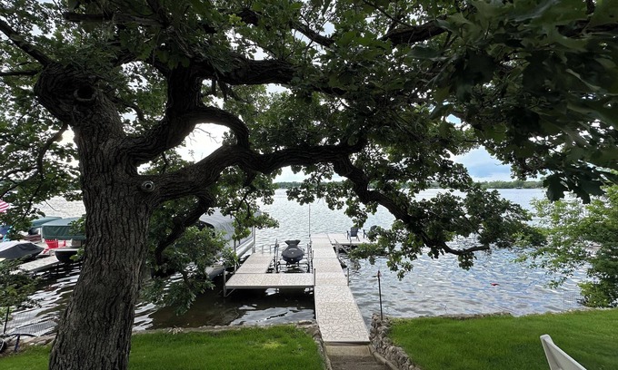 Alexandria House | Bent Oak on Little Darling, A Home on Alexandria's Chain of Lakes