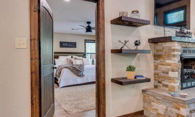 Pickens Cabin | Bent Tree Cabin, on Private 12.5 Acres + Hot Tub