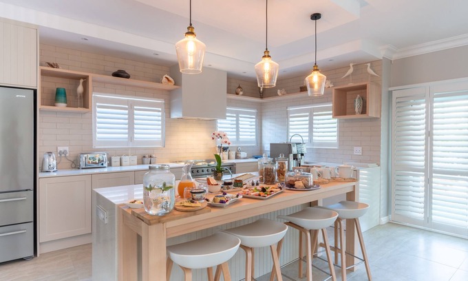 Bloubergstrand House | Bentley's Guesthouse