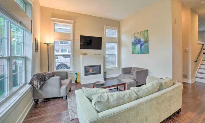 Benton Harbor House | Benton Harbor Townhome with Golf Course View!