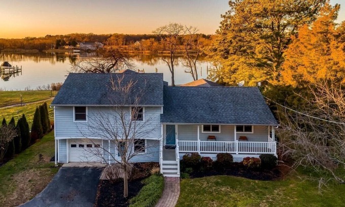Chester House | Bentons Pleasure- Cox Creek, Pier and Sunsets!