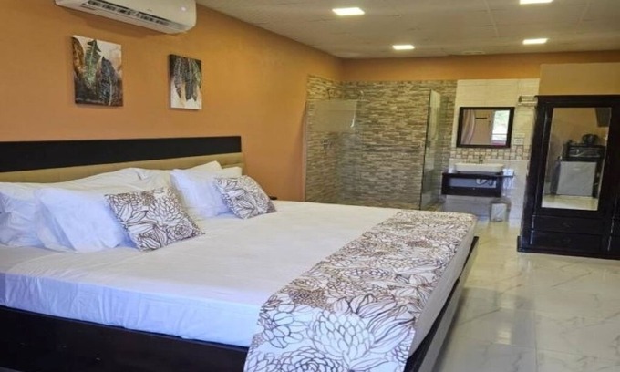 Castara Bed & Breakfast | Beres Vale Apartments - King Room with Sea Viewn
