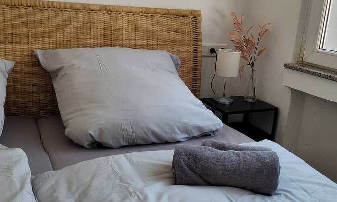 Bergisch Gladbach Apartment | Berg Messe EG, 2,5 Zimmer, Homeoffice, W-lan