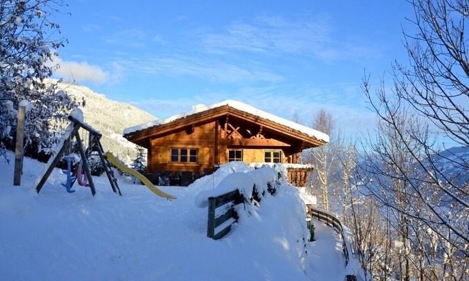 Emberg Ski Chalet | Bergchalet Alpenrose - SKI in/SKI out, Sauna - Kamin- by "wachterhof"