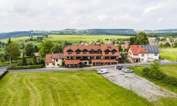 Waffenrod Hotel | Berggasthof & Hotel Kranich