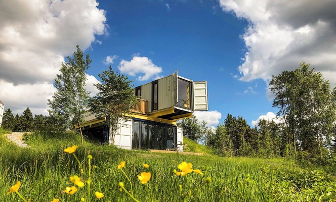 Schoeneck House | BERGHEIM container lofts, holidays directly in the ski & bike world, house "Flat"