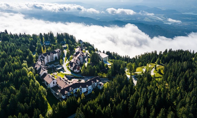 Kanzelhohe Hotel | Bergresort DIE KANZLERIN