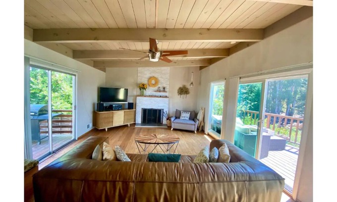 Berkeley Hills House | Berkeley Hills Mid-century Home near Tilden Park