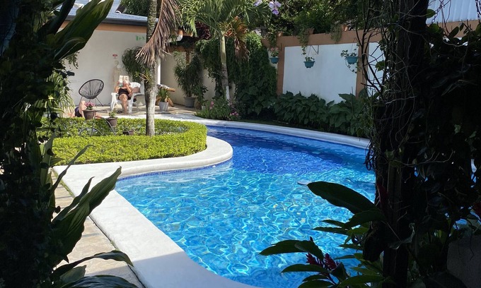Cacique Hotel | Berlor Airport Inn