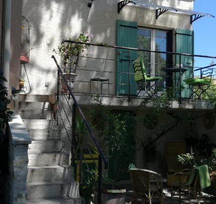 Montfavet Bed & Breakfast | Berne &Michel