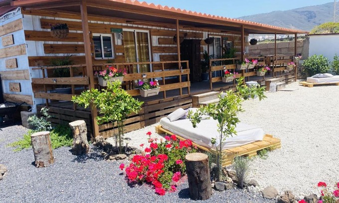 Buzanada Apartment | Bernegal Maday, Heated Bathtub Piscina y Jardin by Deihu Experiences