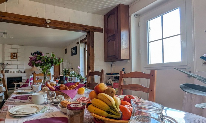 Chatillon-sur-Indre Bed & Breakfast | Berry Guest Rooms: Nature and Relaxation near Loire Castles