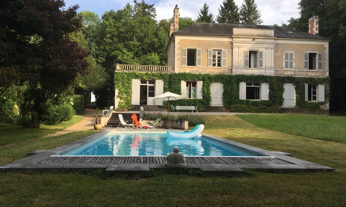 Saint-Germain-du-Puy House | Berry manor house, swimming pool and tennis court
