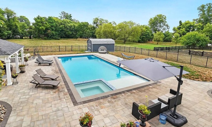 Berryville Apartment | Berryville Bliss: Basement Apartment in welcoming Berryville