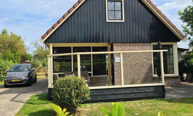 Oudeslius House | Bertus 61 detached house garden and Finnish sauna, canopy. Near by Callantsoog